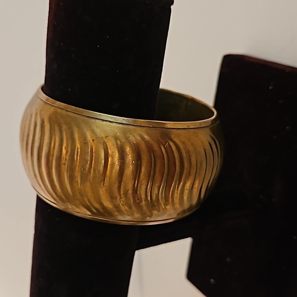 Vintage Bronzetone Brass Wide 2 5/8"Dia Bangle Bracelet - Picture 1 of 5
